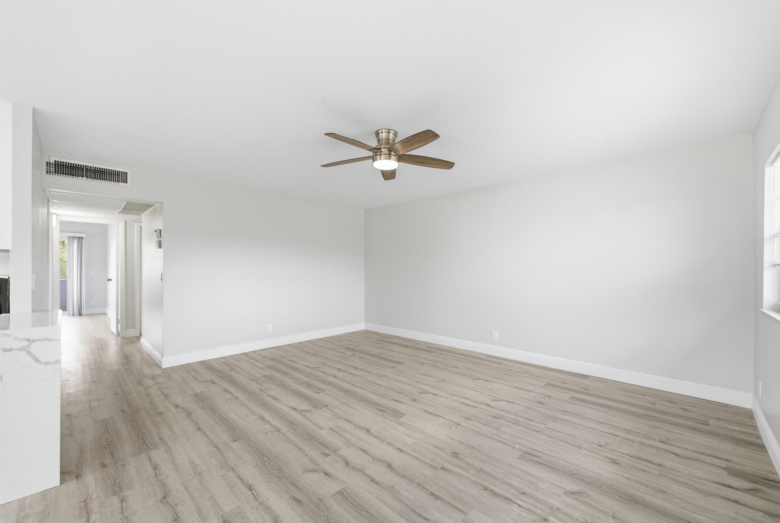 284 Flanders F — photo 11