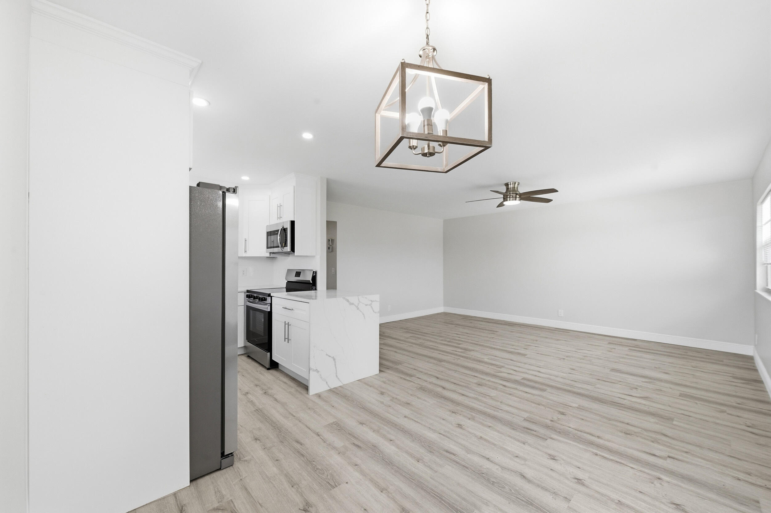 284 Flanders F — photo 12