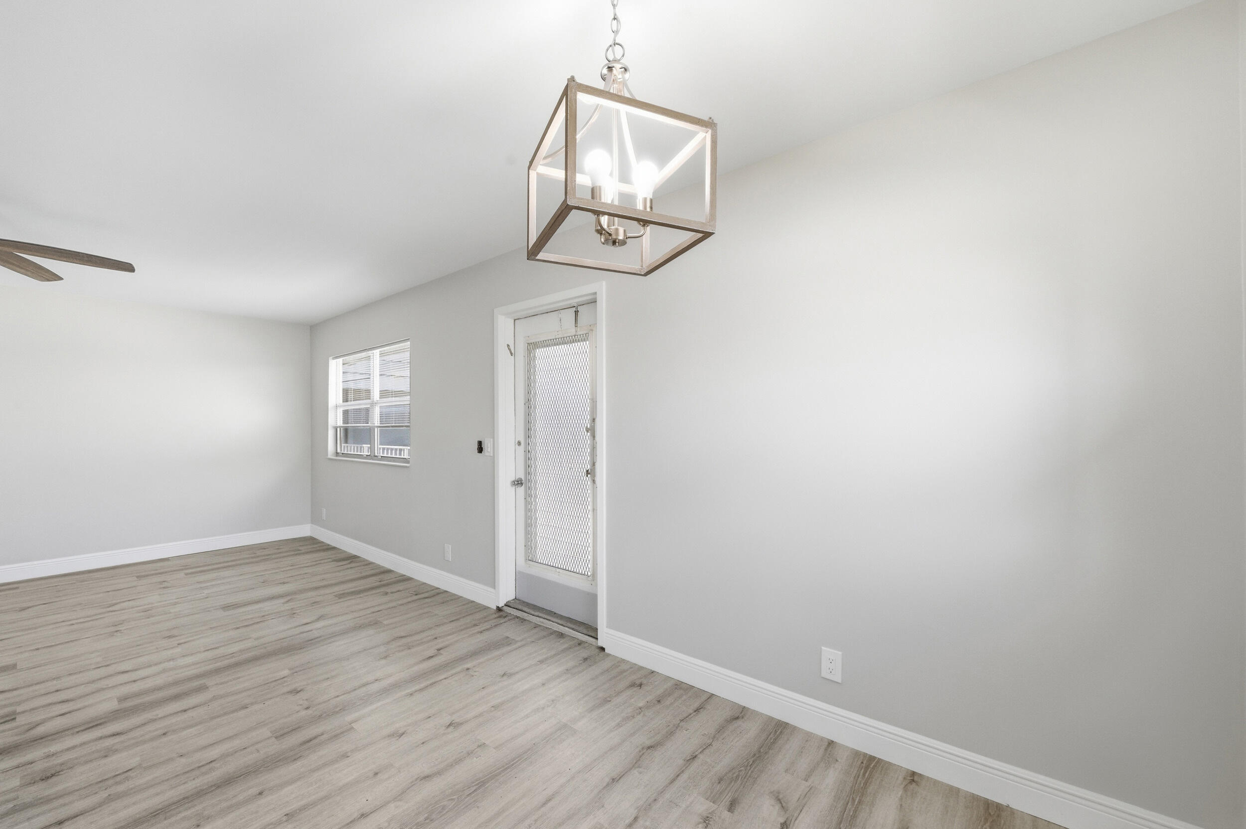 284 Flanders F, Delray Beach, FL 33484 photo 13