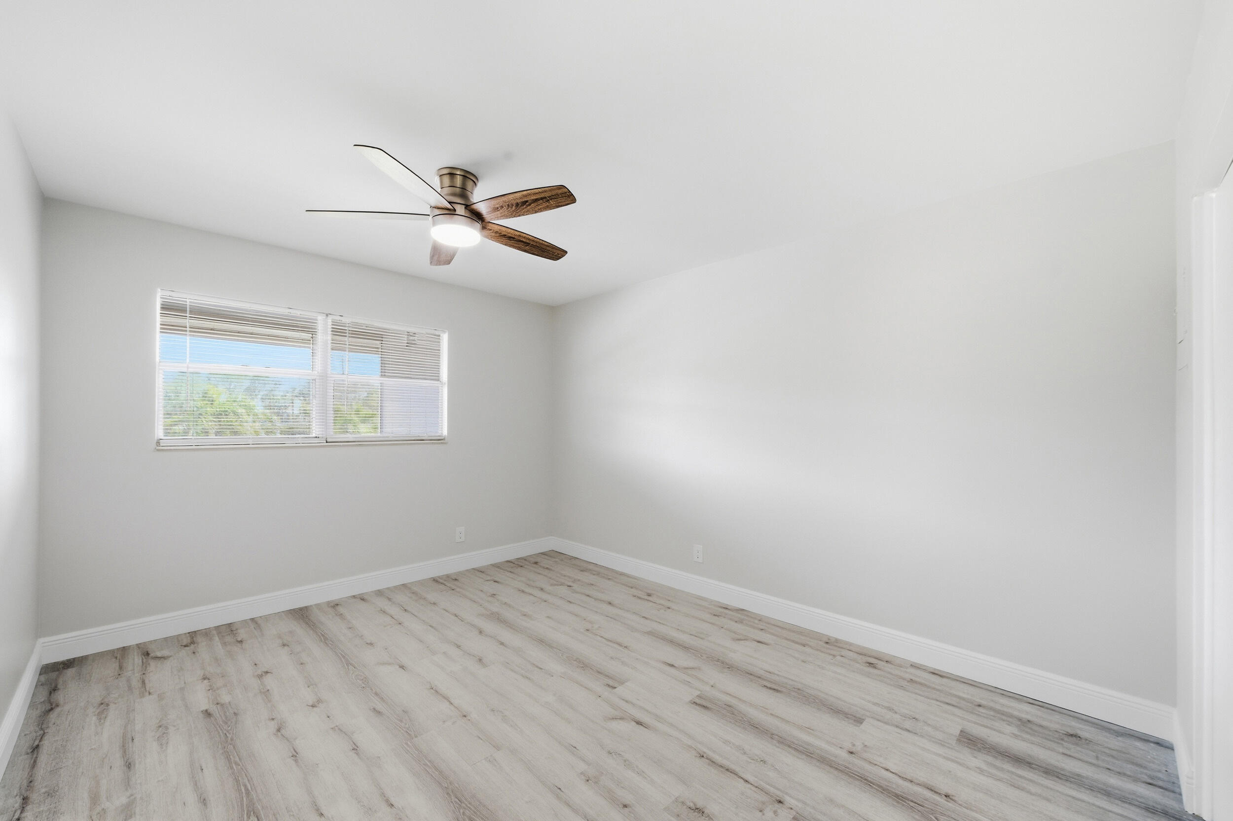 284 Flanders F, Delray Beach, FL 33484 photo 29