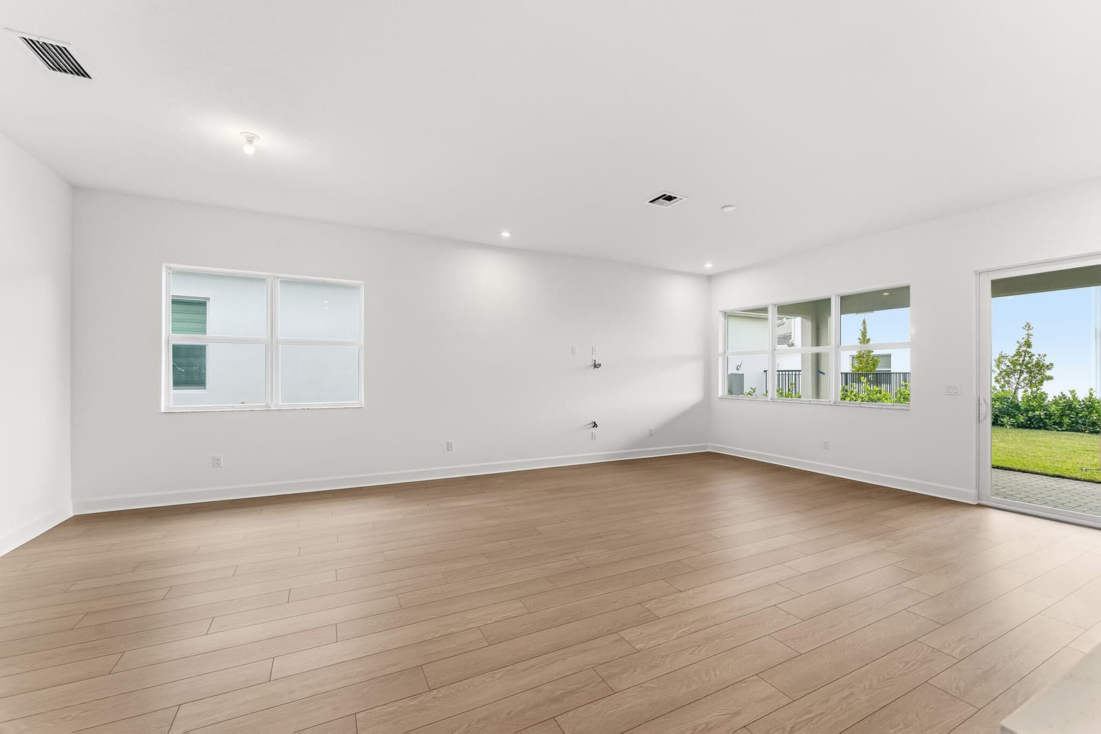 14222 SW Artesia Dr Drive — photo 2