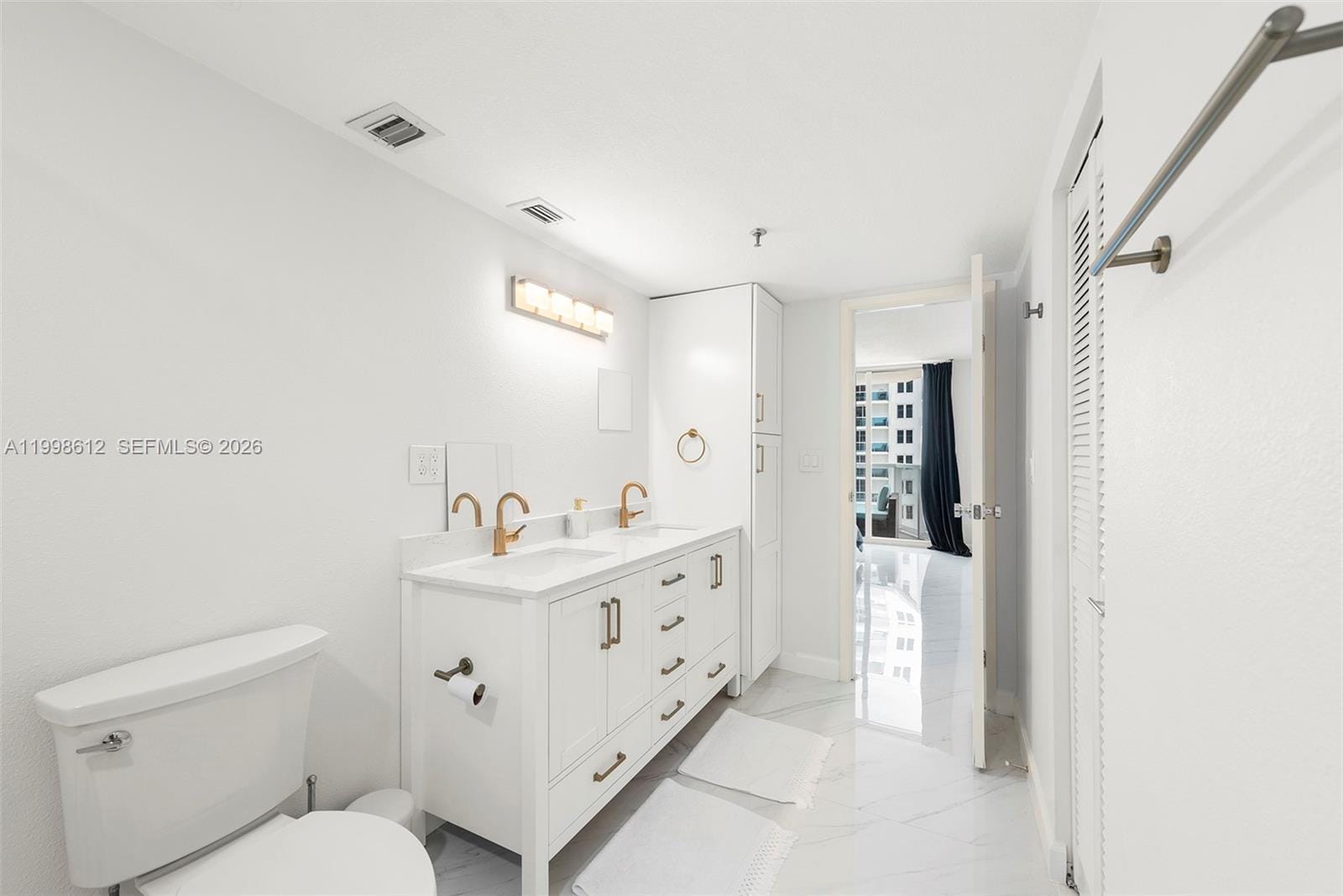 2401 Collins Avenue 1007, Miami Beach, FL 33140 photo 16