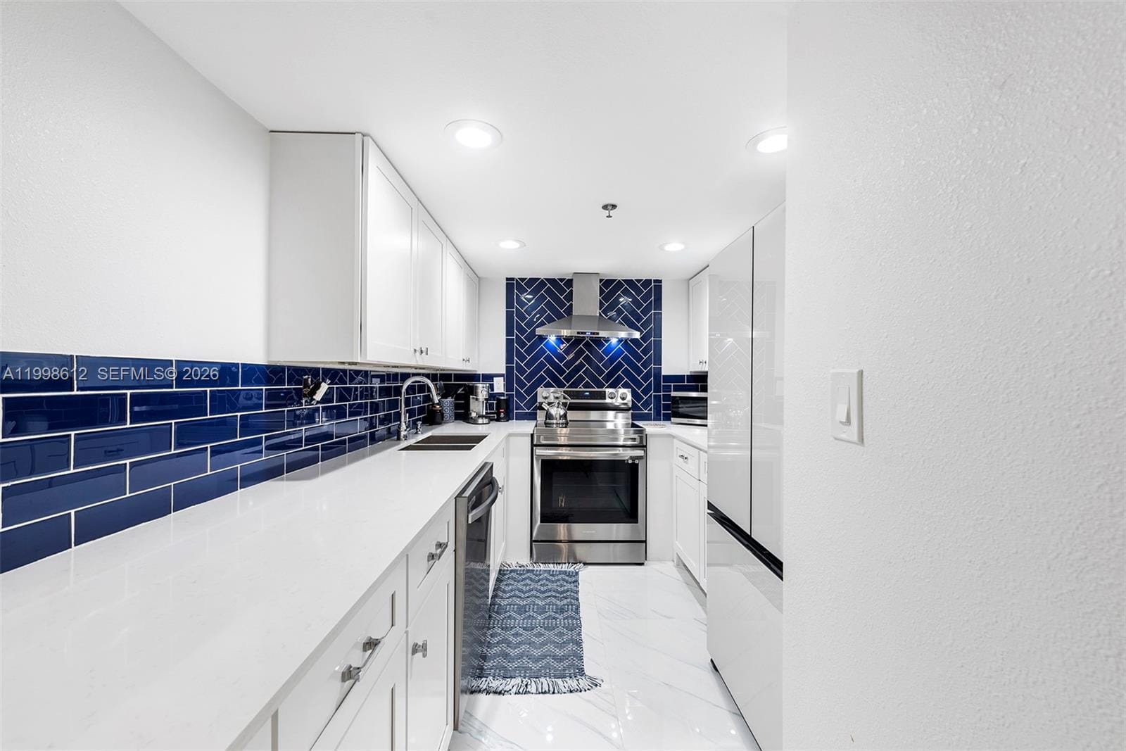 2401 Collins Avenue 1007, Miami Beach, FL 33140 photo 3