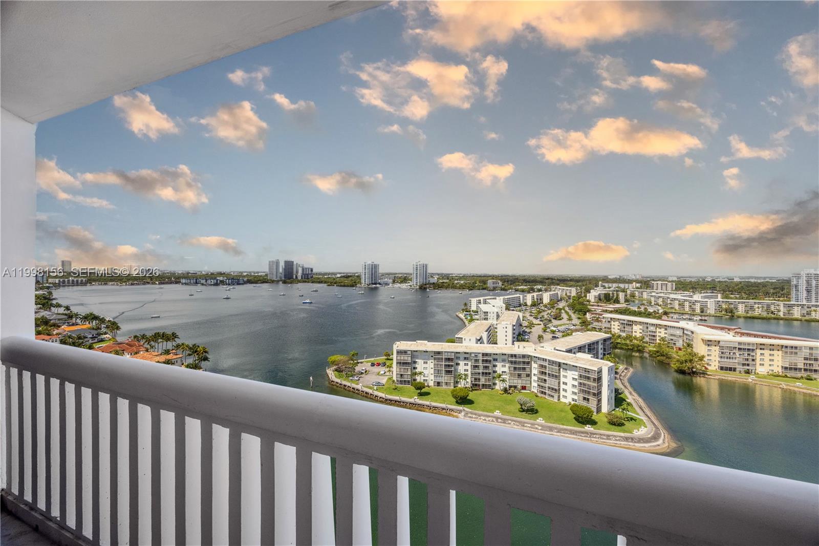 1000 W Island Boulevard 1910, Aventura, FL 33160, Aventura