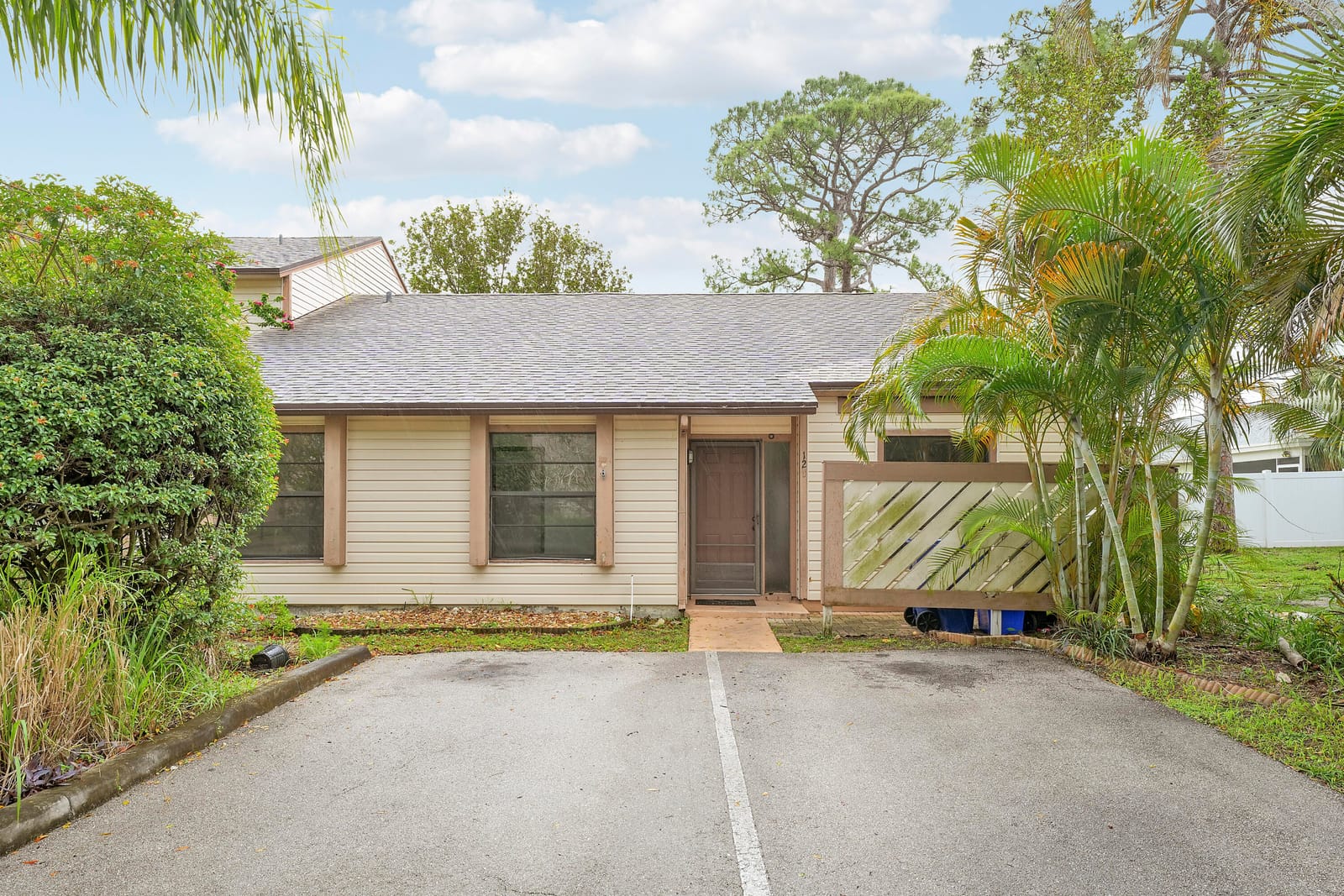 126 Sherwood Circle 12d, Jupiter, FL 33458 photo 2