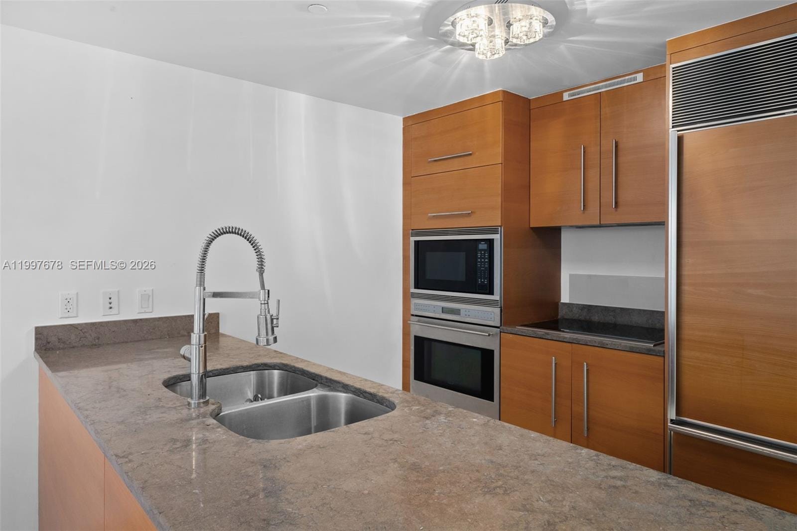 475 Brickell Avenue 3711 — photo 5