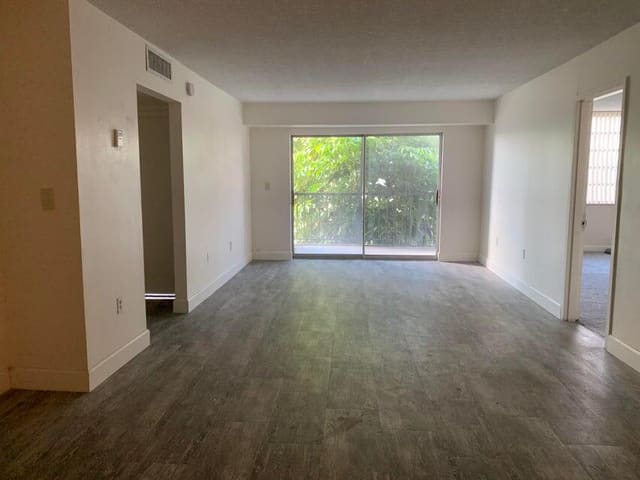 1250 NE 125th Street 216d, North Miami, FL 33161