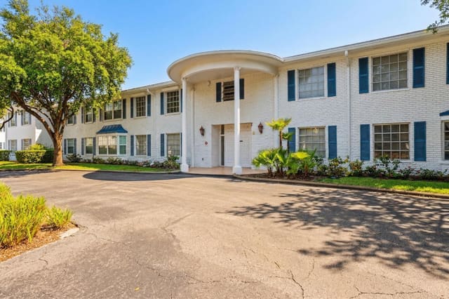 2211 NE 67th Street 1131, sold in Imperial Point Colonnades Condo, Fort Lauderdale, FL