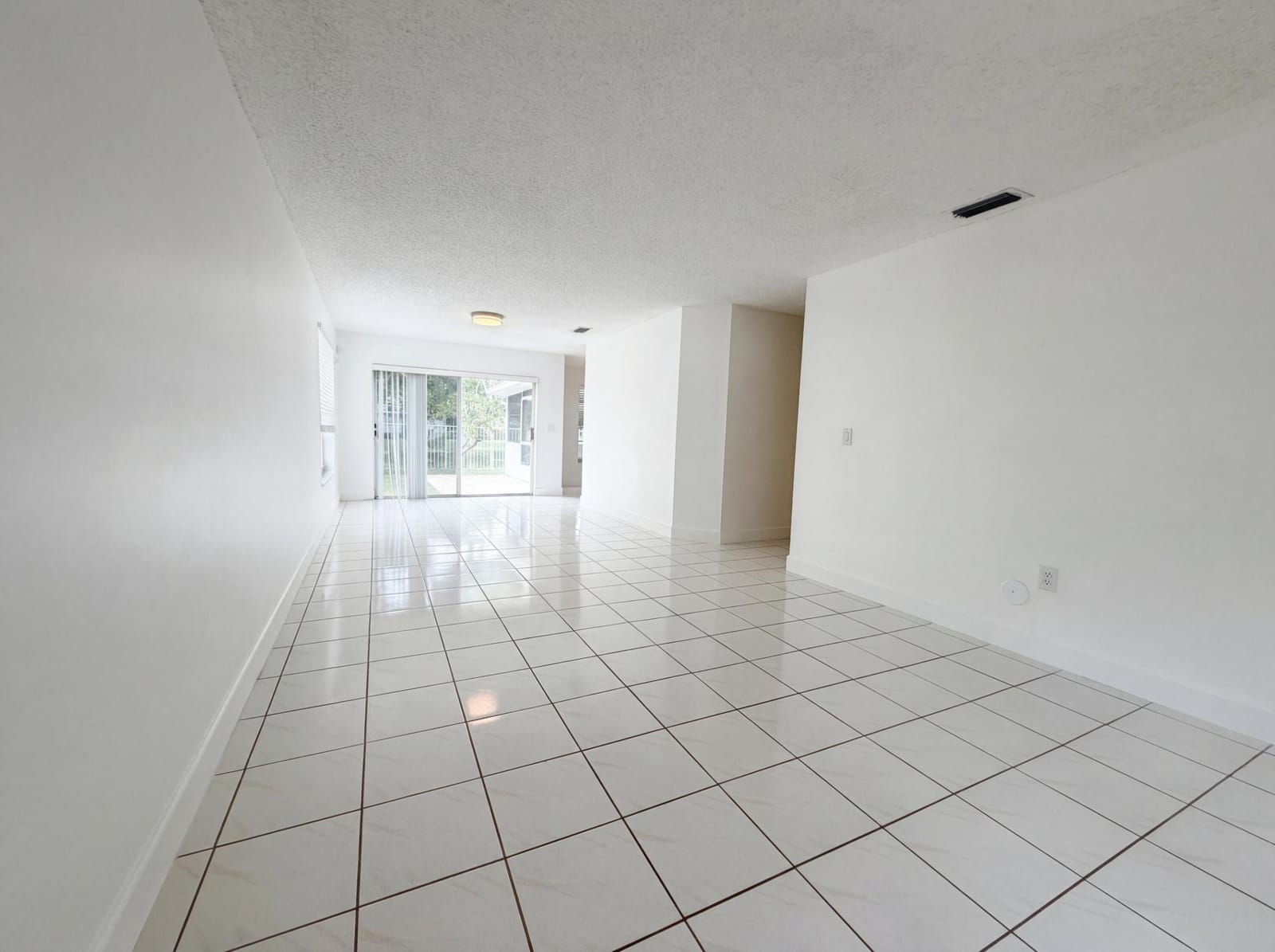 73 Gables Boulevard, Weston, FL 33326 photo 12