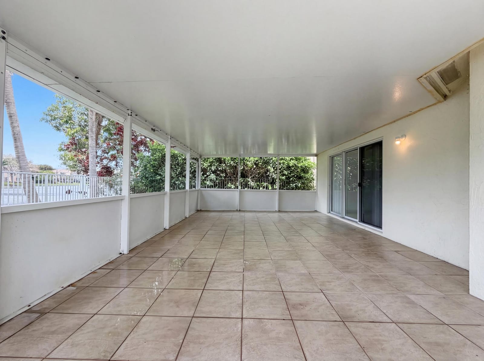 73 Gables Boulevard, Weston, FL 33326 photo 9