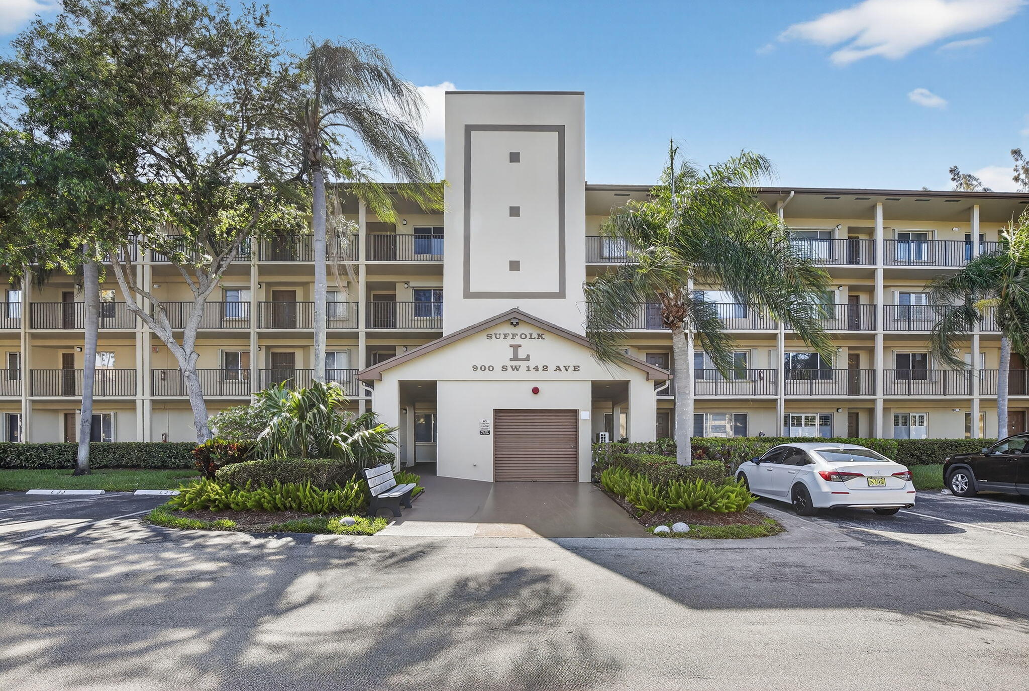 900 SW 142nd Avenue 305l, Pembroke Pines, FL 33027, Pembroke Pines