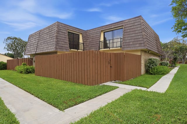 521 Springdale Circle, sold in Springdale Homes, Palm Springs, FL