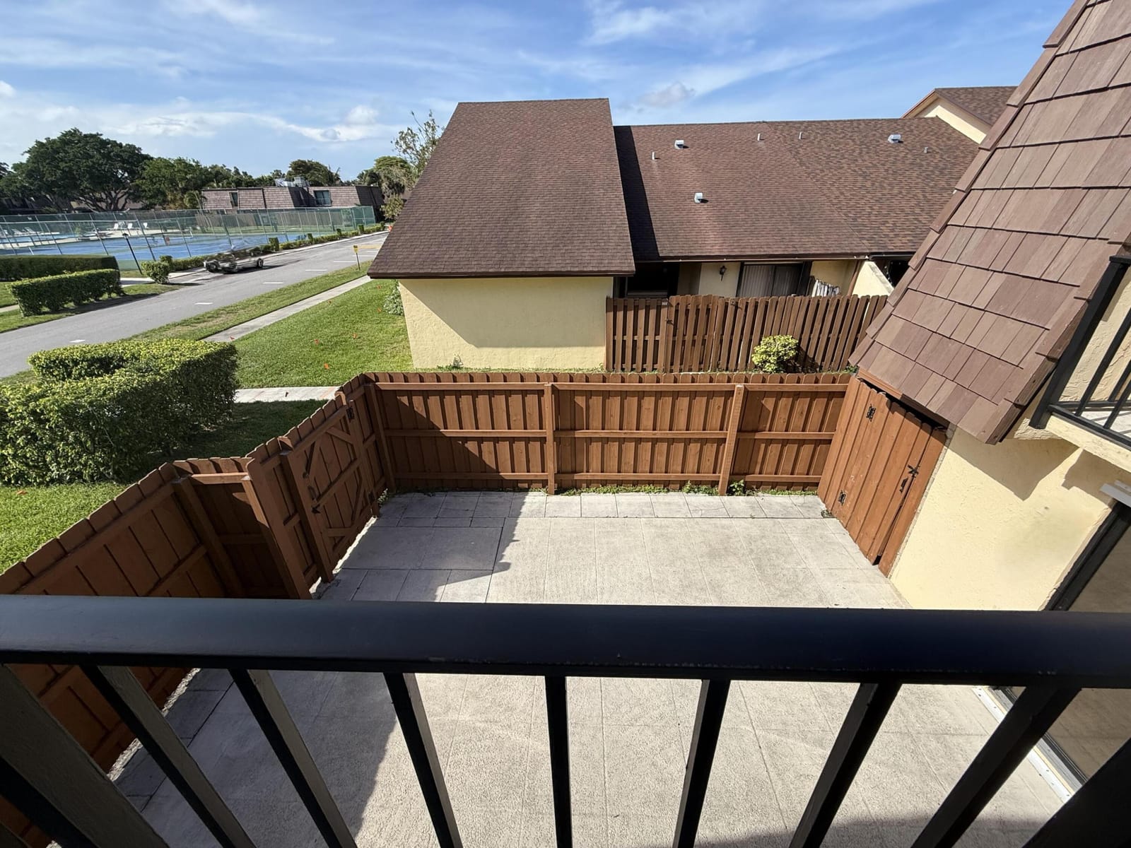 521 Springdale Circle, Palm Springs, FL 33461 photo 11