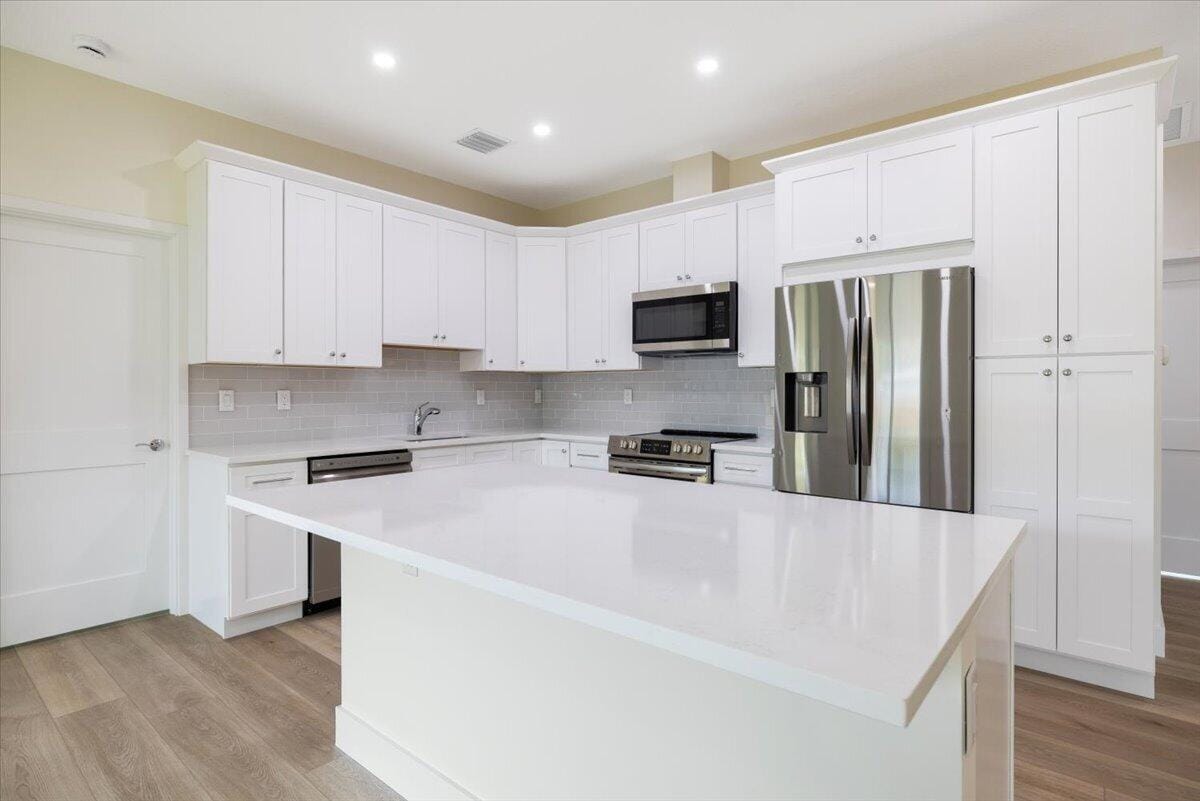 2376 28th Avenue SW, Vero Beach, FL 32968 photo 9