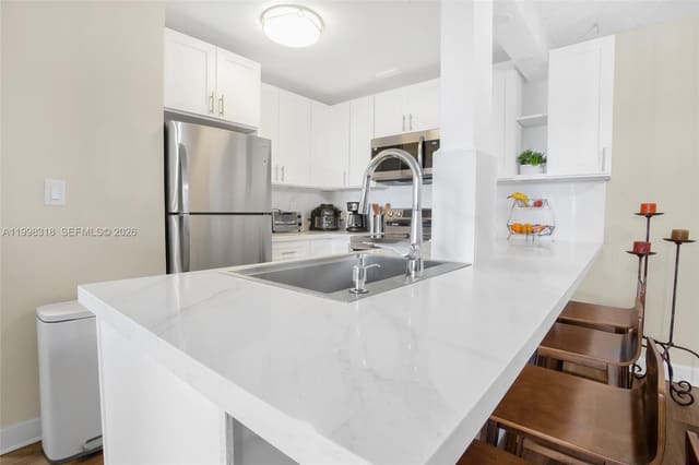 9682 Fontainebleau Boulevard 503, Miami, FL 33172