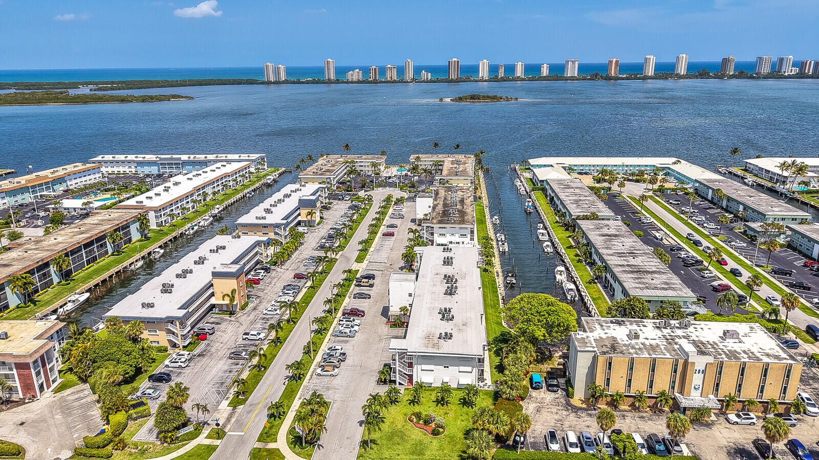 130 Doolen Court 109, North Palm Beach, FL 33408 photo 4