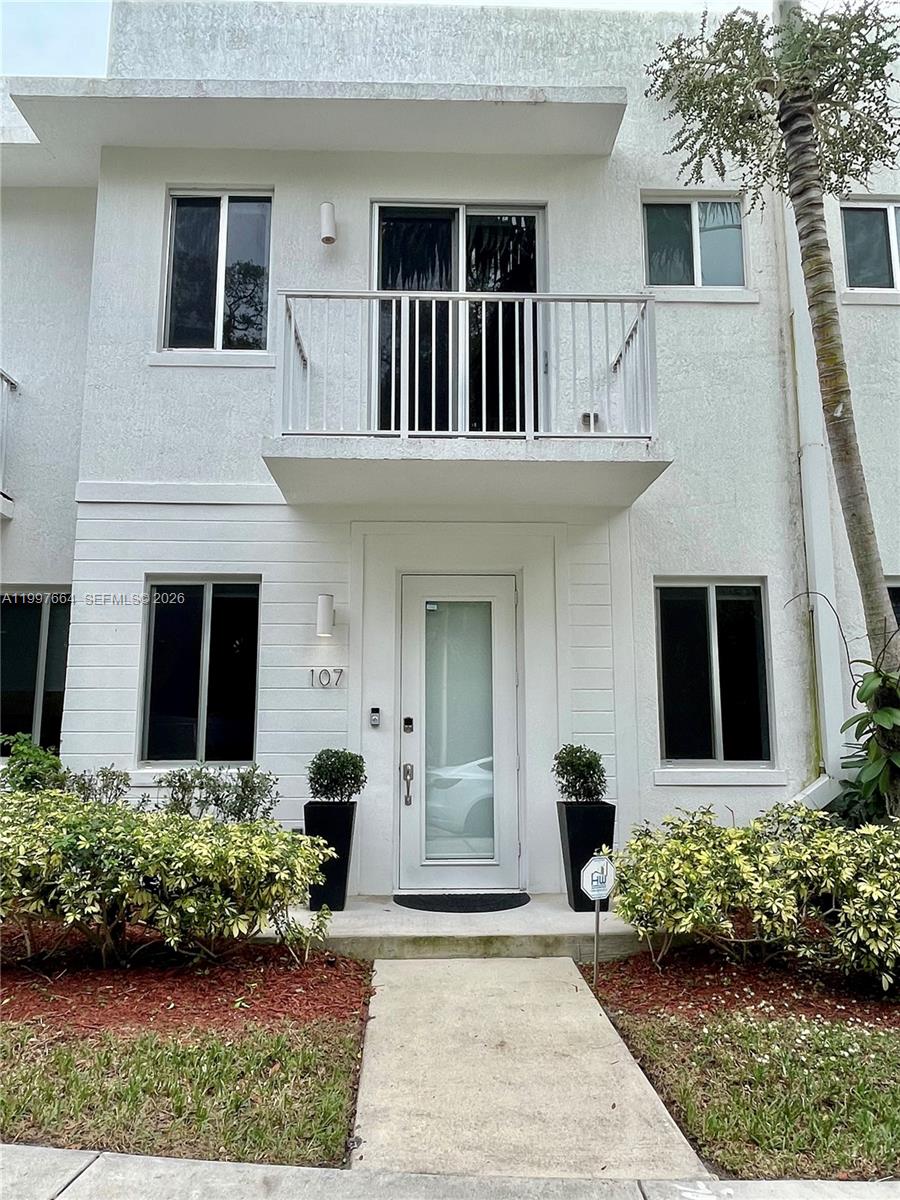 2621 NE 212th Terrace 211, Miami, FL 33180, Miami