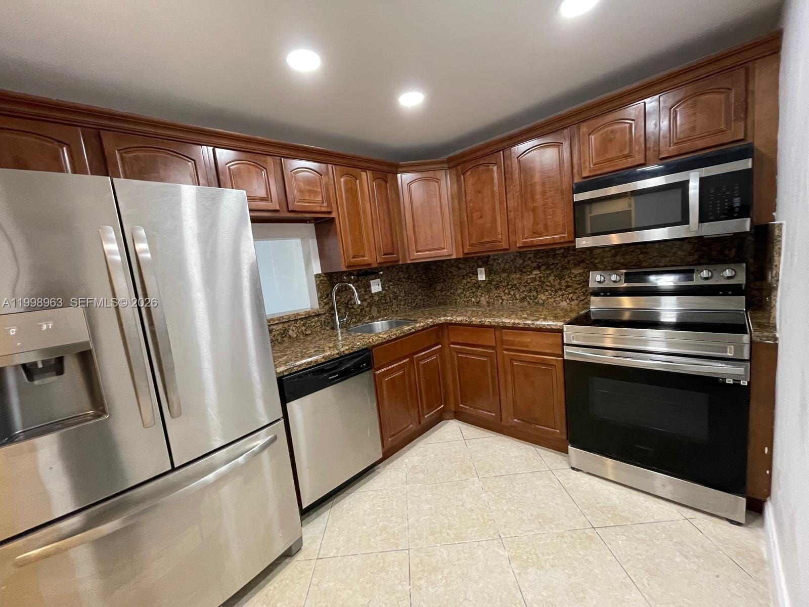 9143 SW 77th Avenue B105 — photo 2