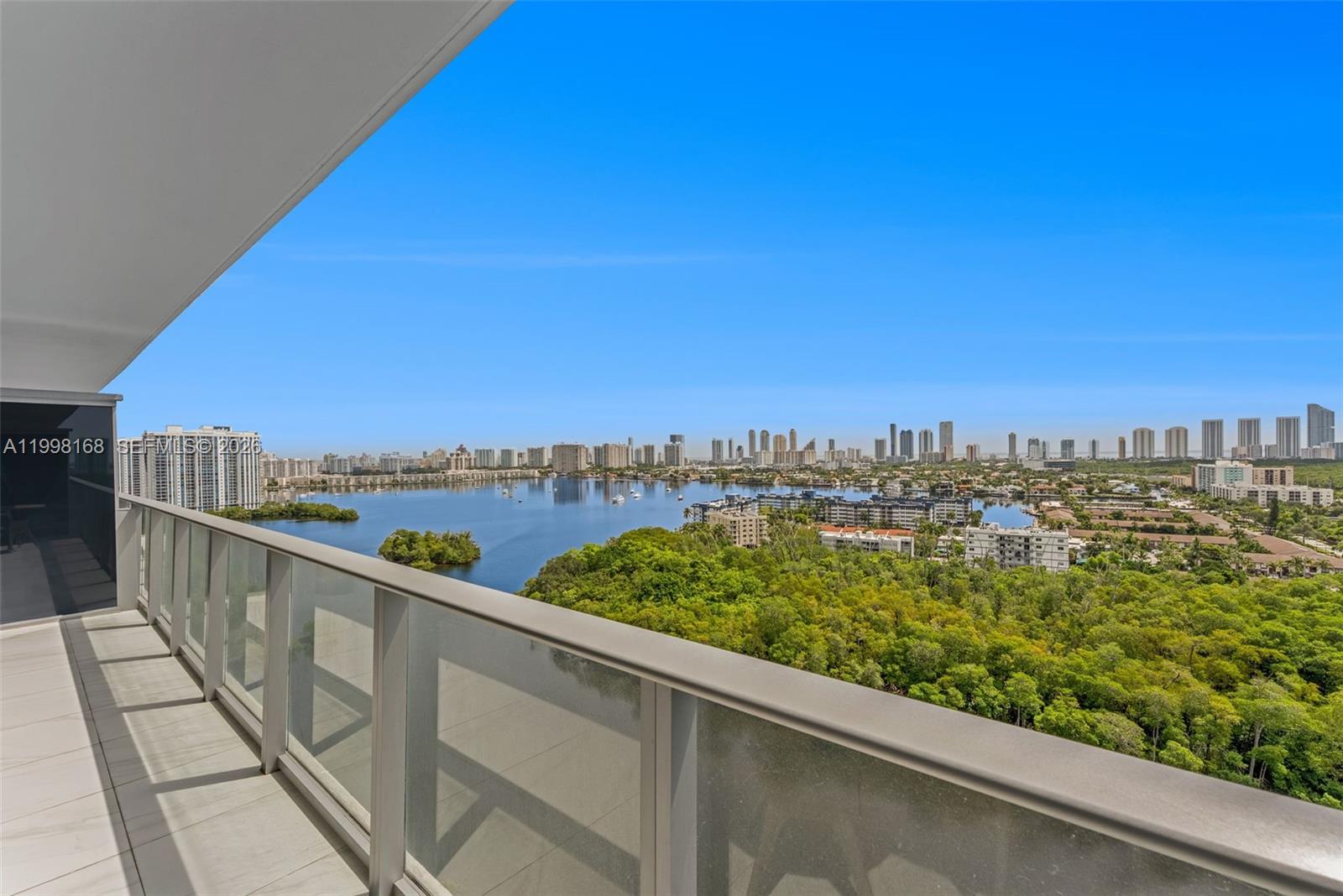 16385 Biscayne Boulevard 1819, North Miami Beach, FL 33160, North Miami Beach