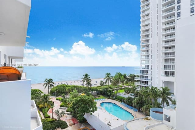 4301 Collins Avenue 803, sold in Vendome Place Condo, Miami Beach, FL