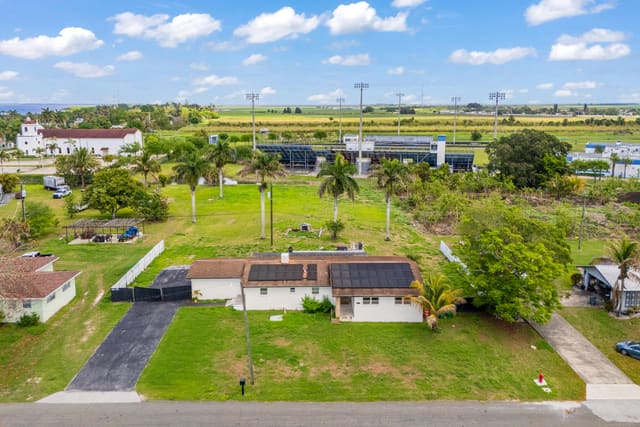 360 Kismet Avenue, Pahokee, FL 33476