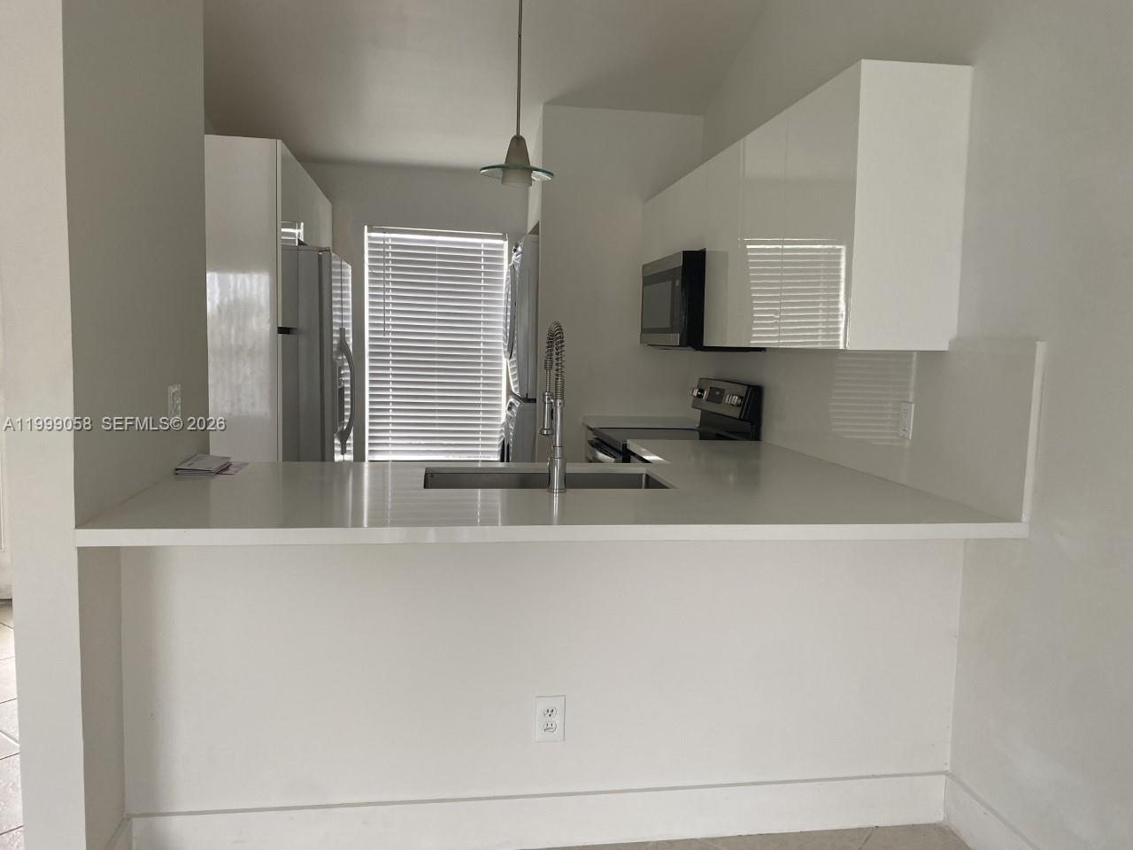 219 SE 8th Street 601, Hallandale Beach, FL 33009, Hallandale Beach