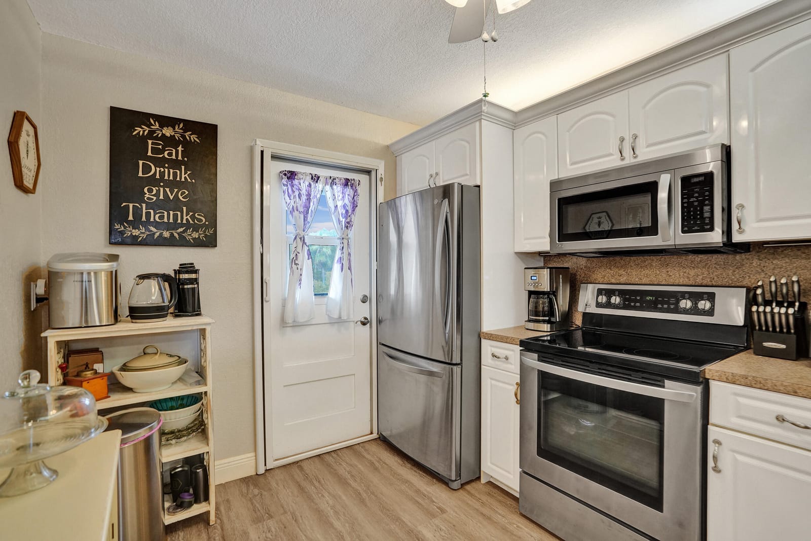 2850 N Palm Aire Drive 401 — photo 8