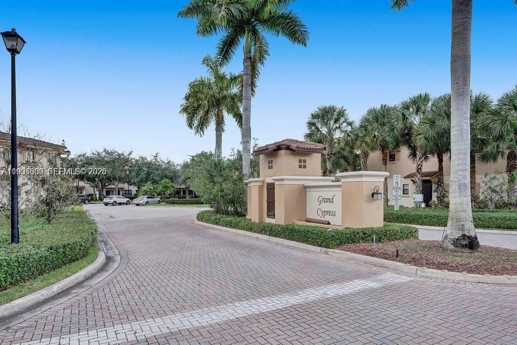 4749 N Grand Cypress Circle N, Coconut Creek, FL 33073 photo 14