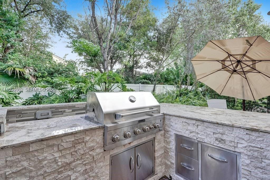 4749 N Grand Cypress Circle N, Coconut Creek, FL 33073 photo 3