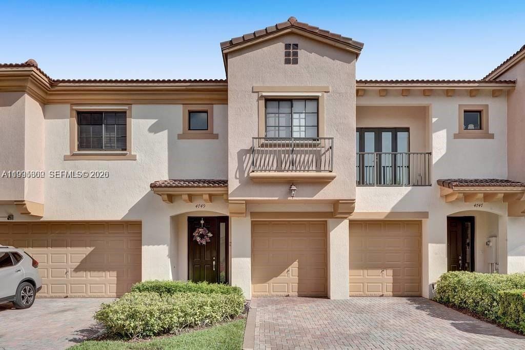 4749 N Grand Cypress Circle N, Coconut Creek, FL 33073 photo 5