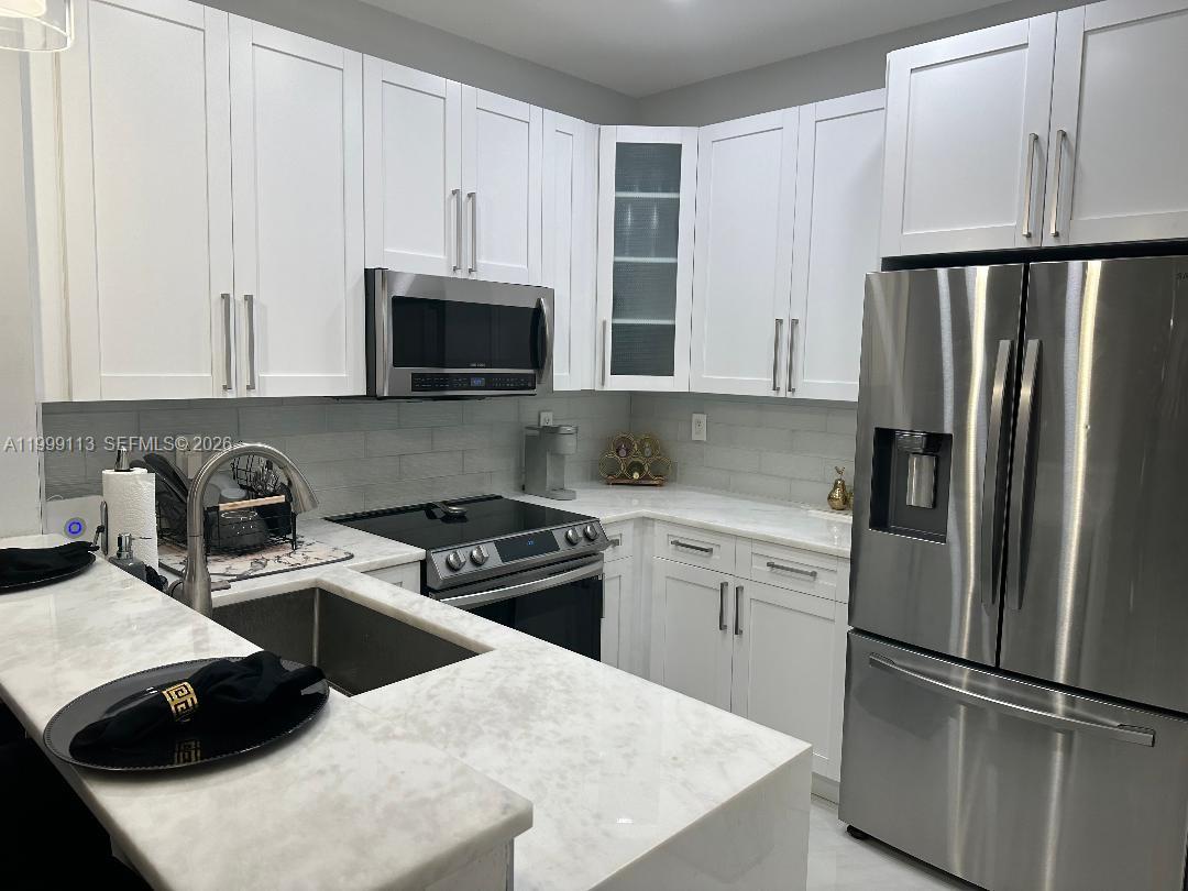 7690 S Southwood Circle, Davie, FL 33328, Davie