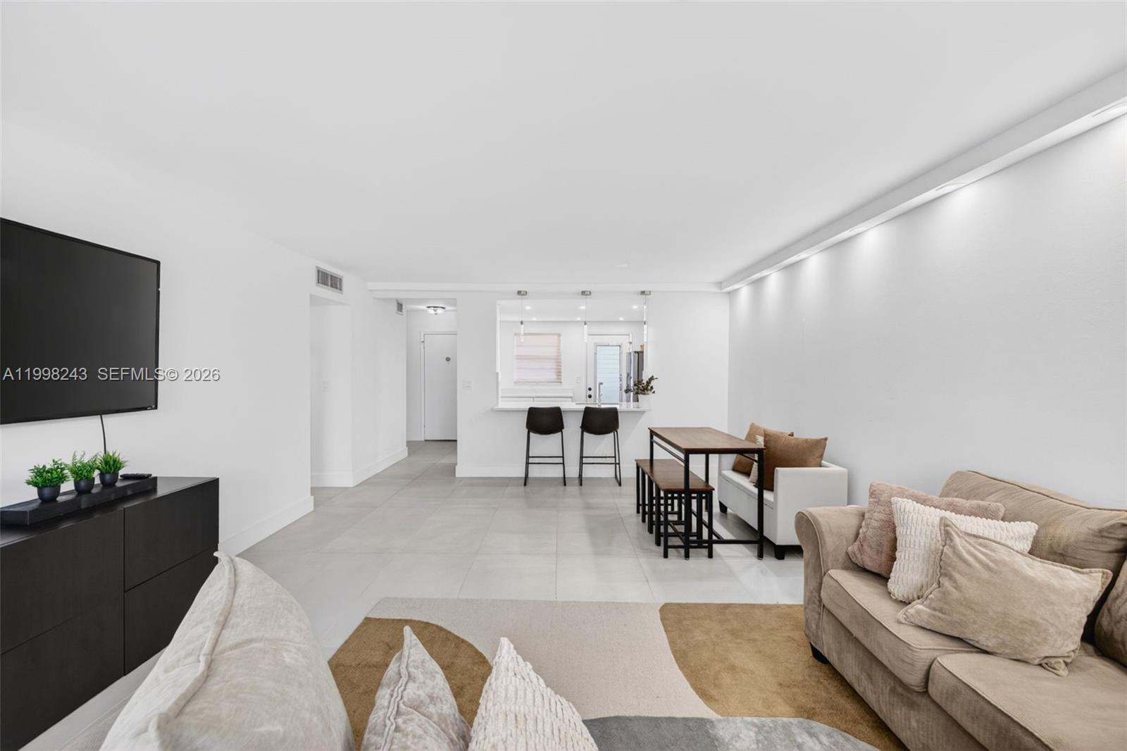 420 NE 12th Avenue 202, Hallandale Beach, FL 33009, Hallandale Beach