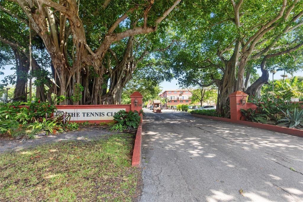 620 Tennis Club Drive 111, Fort Lauderdale, FL 33311 photo 15