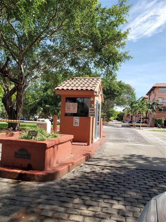 620 Tennis Club Drive 111, Fort Lauderdale, FL 33311 photo 16