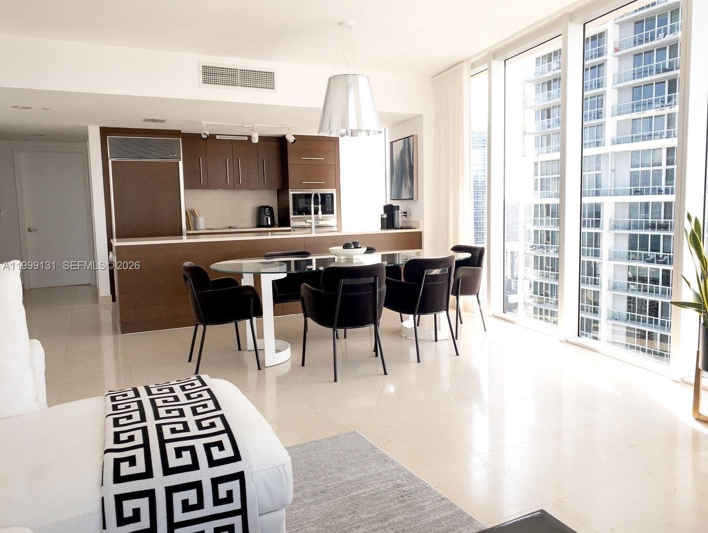 475 Brickell Avenue 3915 — photo 4