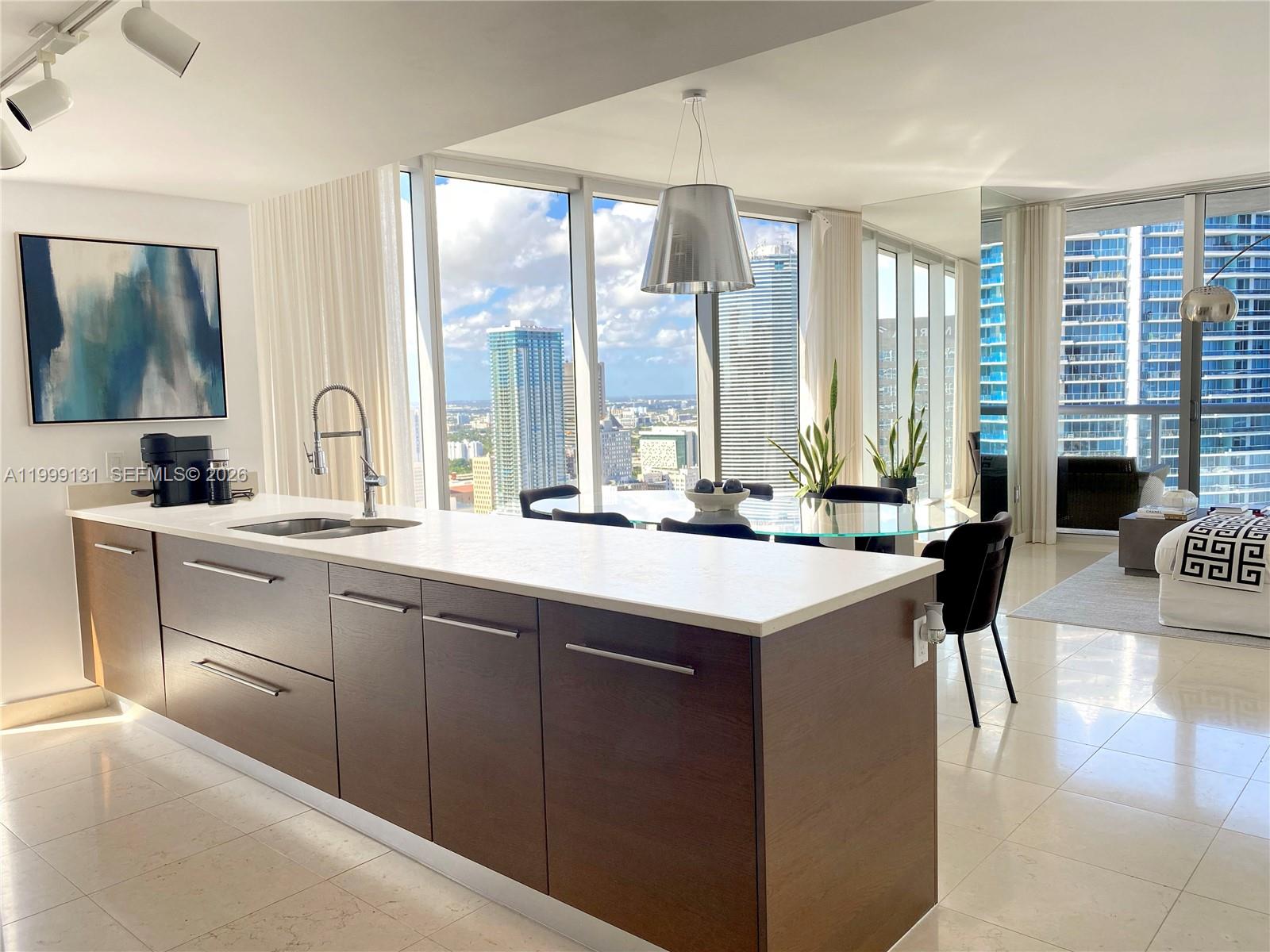475 Brickell Avenue 3915, Miami, FL 33131, Miami