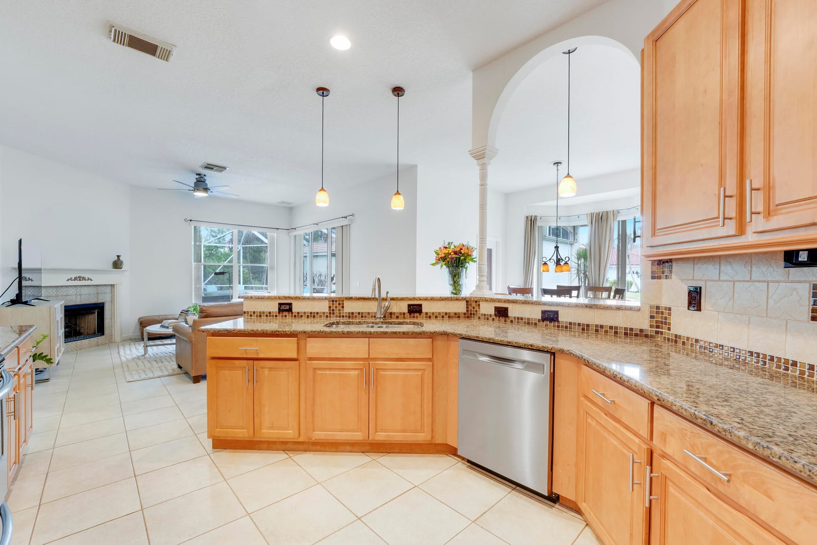 573 SW Saint Kitts Cove, Port St. Lucie, FL 34986 photo 8