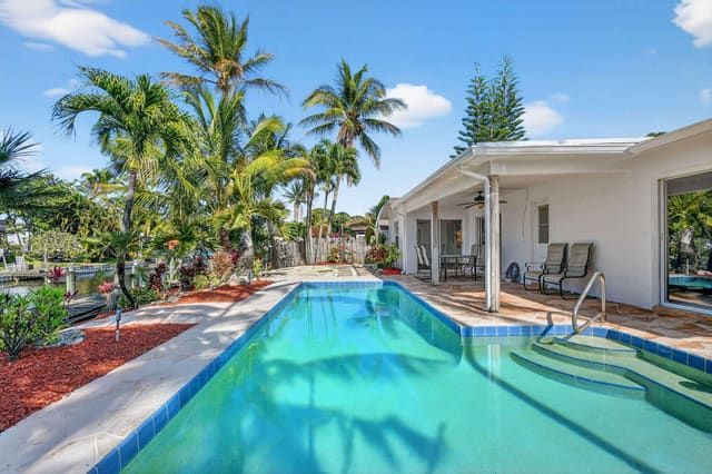 1037 SW 27th Avenue, sold in Golfview Harbour 1st Sec, Boynton Beach, FL