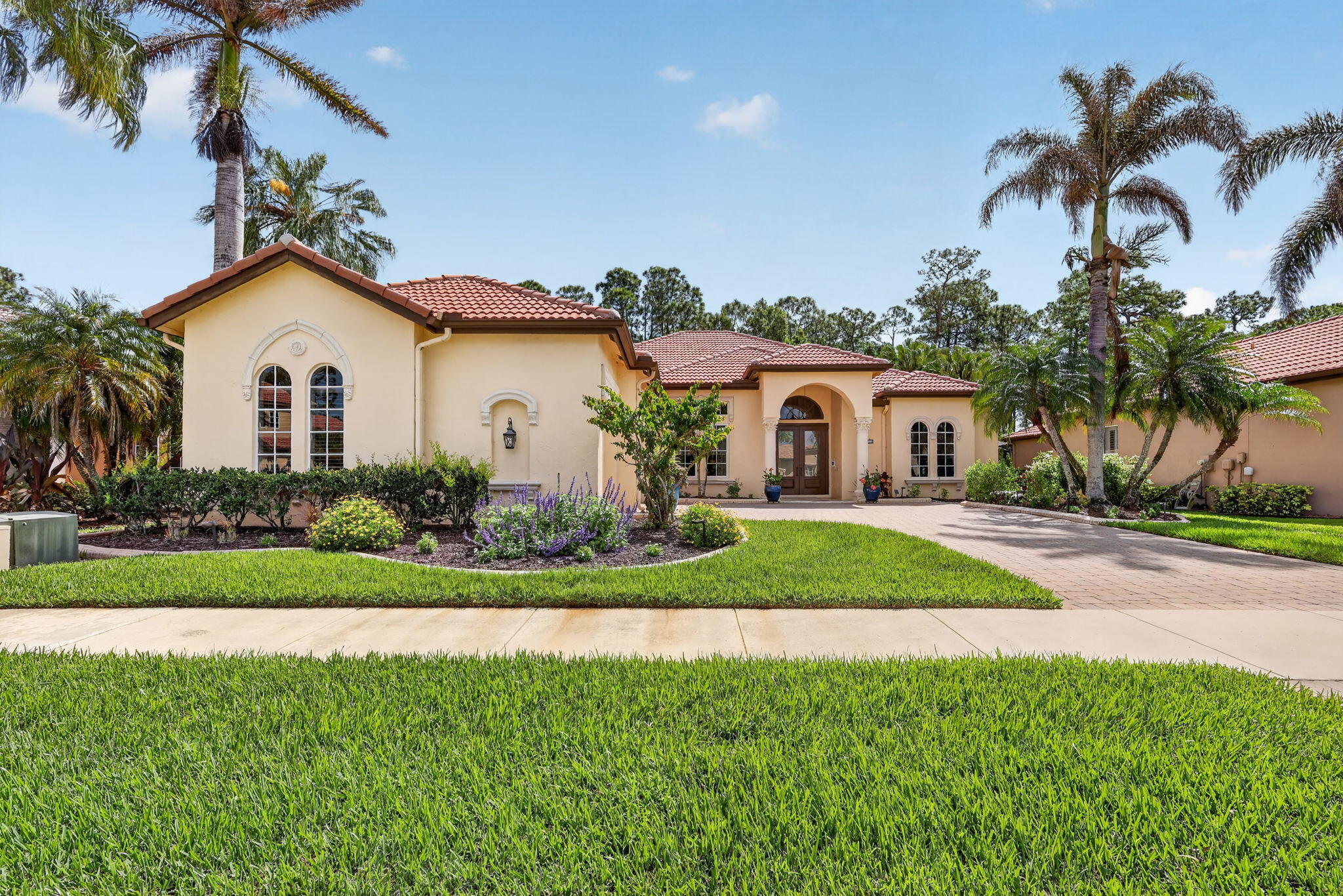 808 SW Classico Court — photo 4
