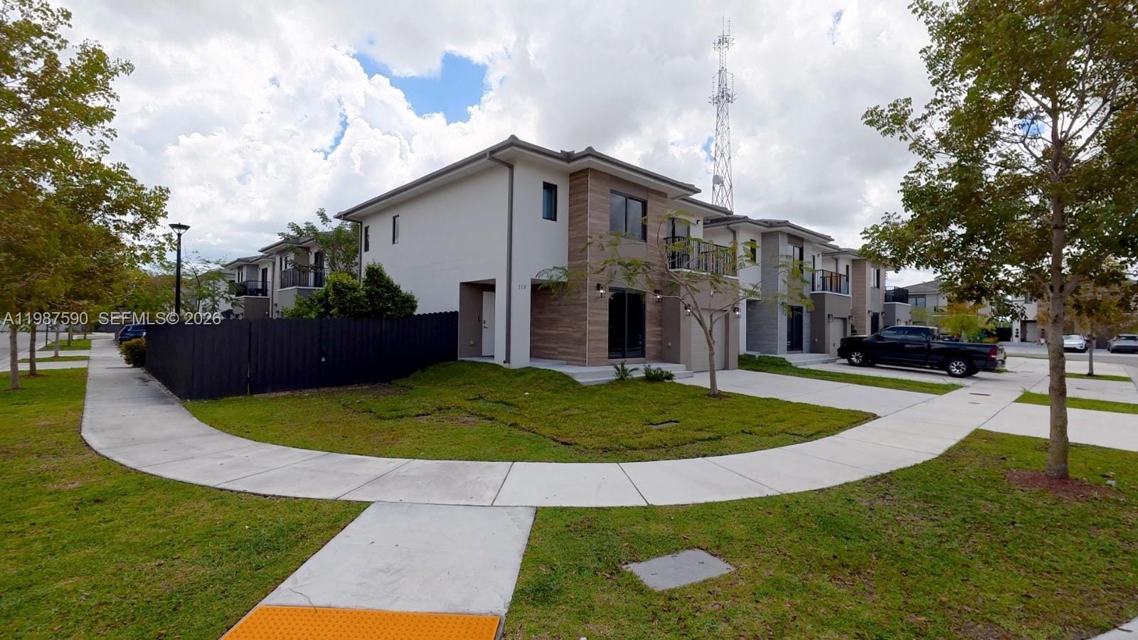 110 NW 11th Court — photo 2