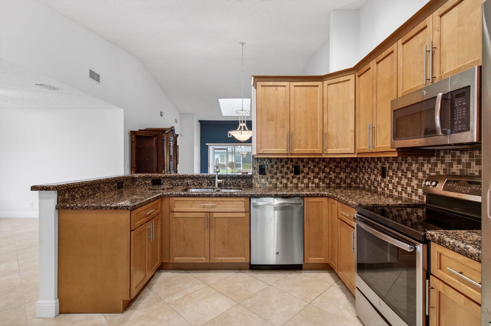 6135 Waldwick Circle — photo 3