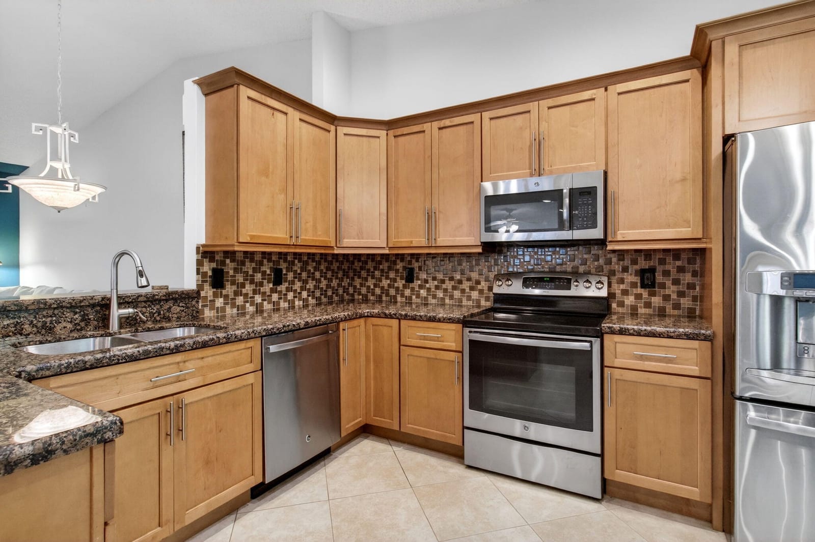 6135 Waldwick Circle — photo 4