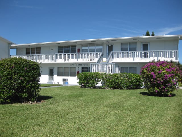 164 Easthampton G 164, West Palm Beach, FL 33417