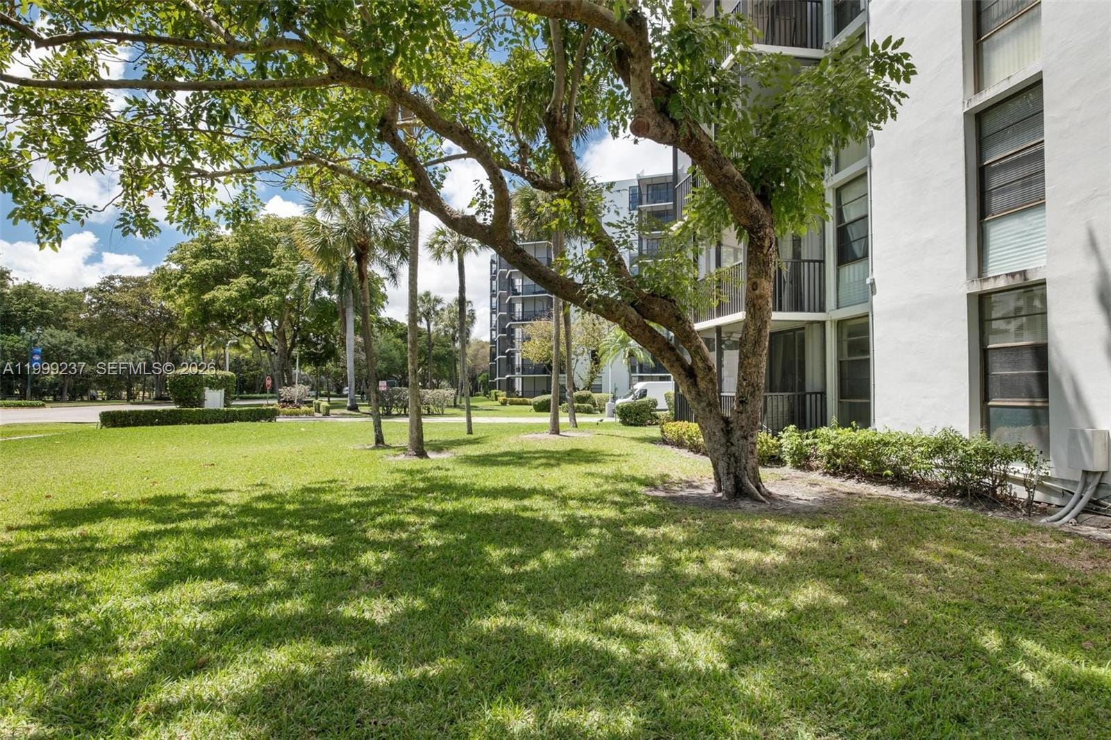 3475 N Country Club Drive 619, Aventura, FL 33180 photo 29