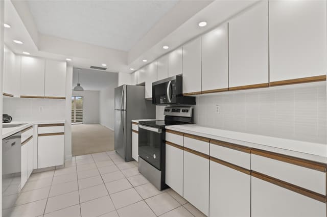 1801 Eleuthera Point J3, Coconut Creek, FL 33066