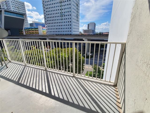 850 N Miami Avenue W605, sold in Madison Downtown Condo, Miami, FL