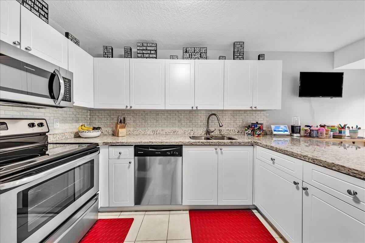 8715 Cleary Boulevard, Plantation, FL 33324 photo 4