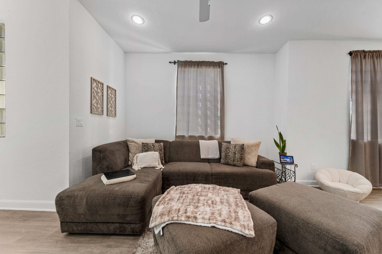 950 Marina Del Ray Lane 1, West Palm Beach, FL 33401 photo 7