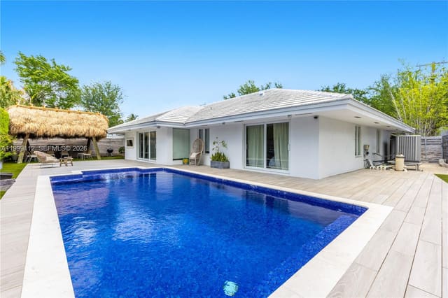 524 Warren Lane, Key Biscayne, FL 33149