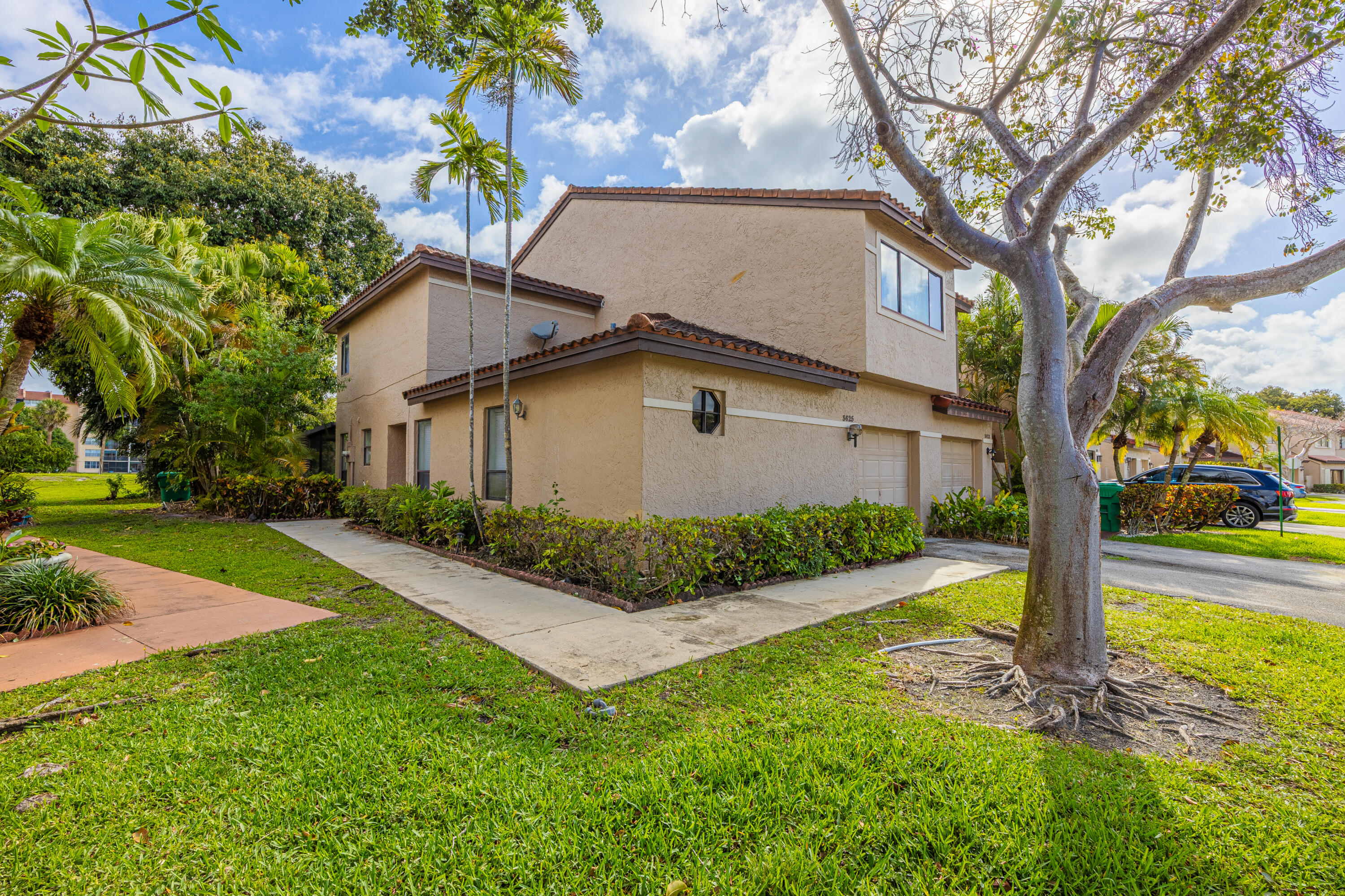 3625 Inverrary Boulevard W, Lauderhill, FL 33319, Lauderhill